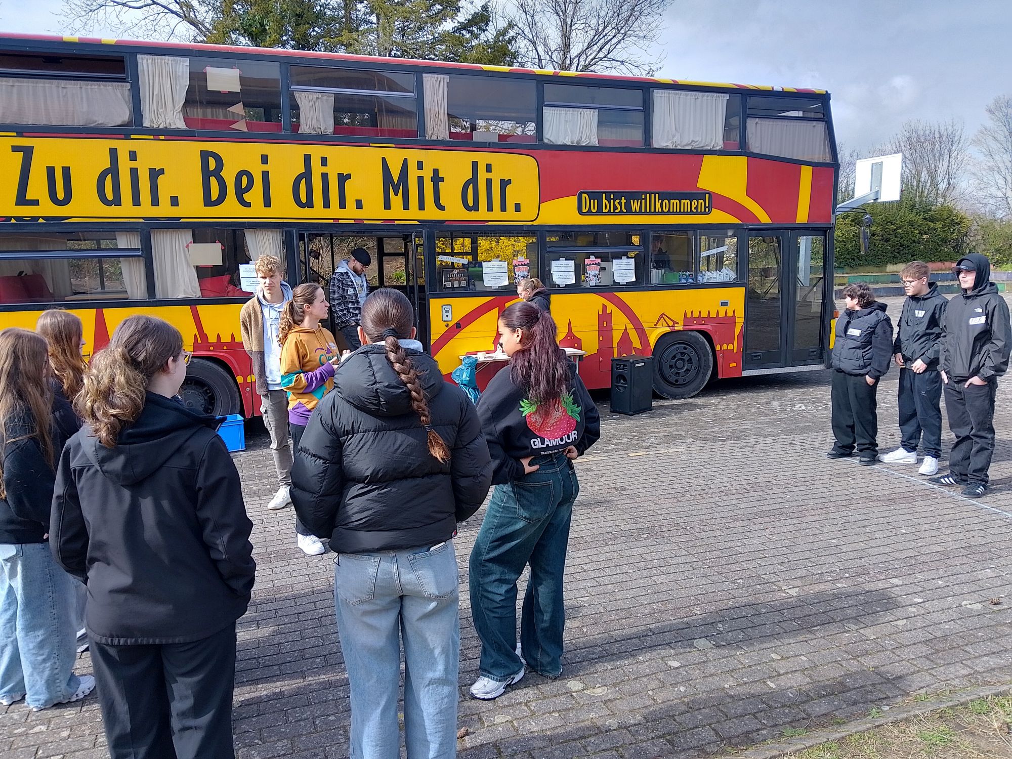 Mobile Kirche gastiert an Pestalozzi-GMS Graben-Neudorf – Vorschau der Nachricht